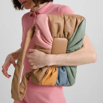 Naują nišą mados žemyn striukė maišelį, paprastas ir elegantiškas pagalvė maišelį moterų plisuotos petį krepšys, kompiuterio krepšys